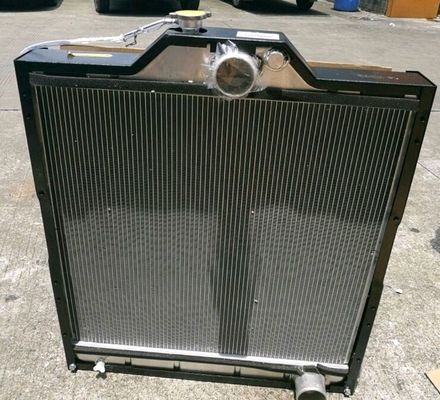 مونتاژ رادیاتور لیفتراک / کامیون سنگین میتسوبیشی FV515
